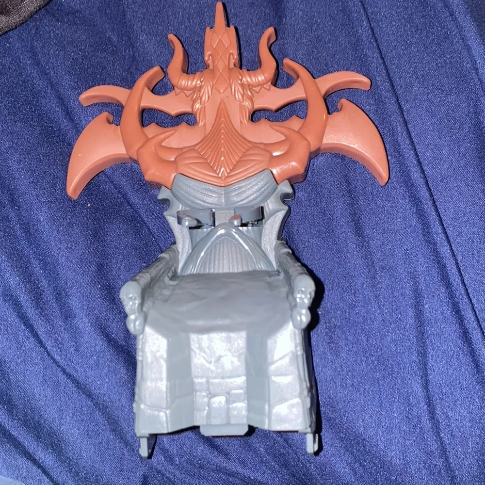 Masters of the Universe He-Man and Masters of the Universe Snake Attack Fortress - Picture 3 of 9